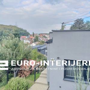 Urbana vila s tri stana - ukupno 140 m² - Zagreb, Kustošija