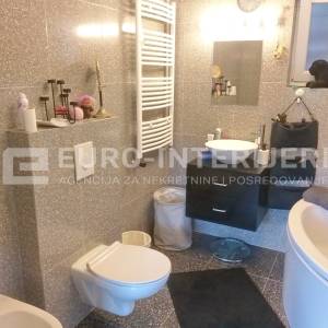 Urbana vila s tri stana - ukupno 140 m² - Zagreb, Kustošija