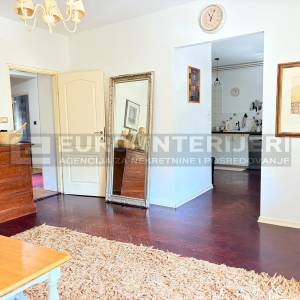 Zagreb Brozova ul. trosoban stan ukupne površine 78 m² + PM