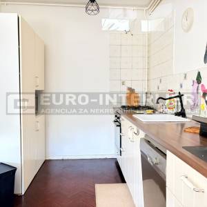 Zagreb Brozova ul. trosoban stan ukupne površine 78 m² + PM