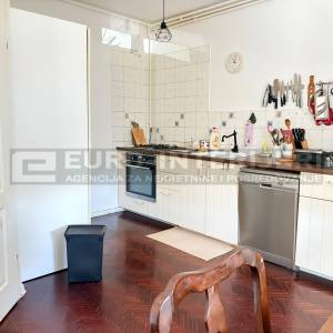 Zagreb Brozova ul. trosoban stan ukupne površine 78 m² + PM