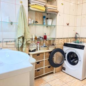 Zagreb Brozova ul. trosoban stan ukupne površine 78 m² + PM
