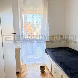 Zagreb Brozova ul. trosoban stan ukupne površine 78 m² + PM
