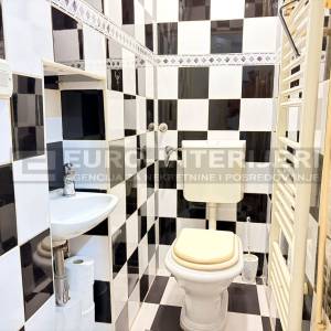 Zagreb Brozova ul. trosoban stan ukupne površine 78 m² + PM