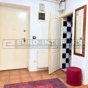 Zagreb Brozova ul. trosoban stan ukupne površine 78 m² + PM