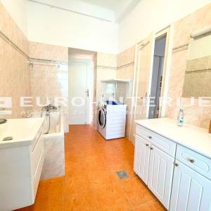 Zagreb Centar Medulićeva ul. trosoban stan 94 m²  + GM