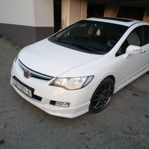 Civic sedan 8 generacije