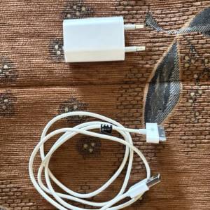 iPad 3 (64 GB) Wi-Fi - Očuvan, iOS 9 + Kabel i punjač (čitaj opis)