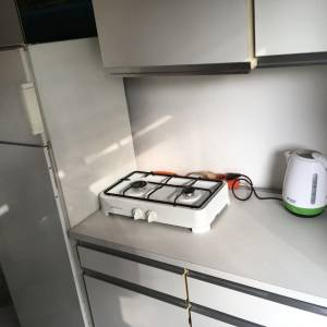 IZNAJMLJUJEM SOBE RADNICIMA I STUDENTIMA – KARLOVAC, BANIJA