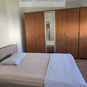 Kaštel Lukšić, kuća sa garažom