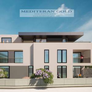 Kaštel Novi, Trosoban stan, novogradnja, sa vrtom