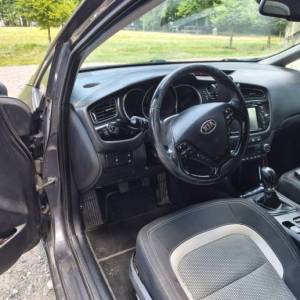 Kia Ceed (cee'd) Sportswagon 1,6 CRDi + 2 seta guma