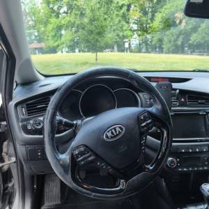 Kia Ceed (cee'd) Sportswagon 1,6 CRDi + 2 seta guma