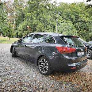 Kia Ceed (cee'd) Sportswagon 1,6 CRDi + 2 seta guma