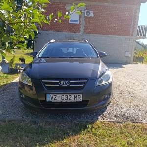 Kia ceed sw 1.4 80kw benzin 2009