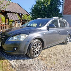 Kia ceed sw 1.4 80kw benzin 2009