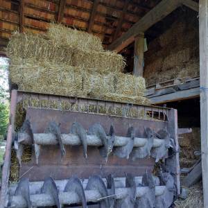 Kockaste bale slame