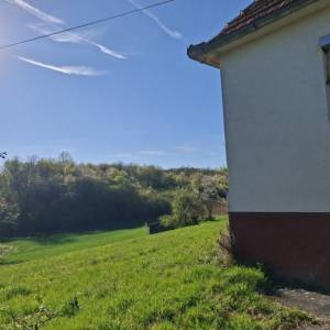 Kuća s velikim zemljištem – Dubravčani (Općina Netretić)