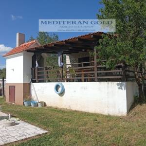 Labin, na mirnoj i atraktivnoj lokaciji,kuća s bazenom, useljivo odmah