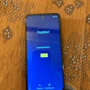 Motorola Moto E40 (64GB) - otključan + oprema (čitaj opis)