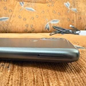 Motorola Moto E40 (64GB) - otključan + oprema (čitaj opis)