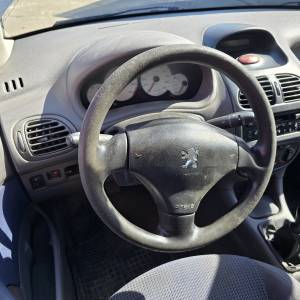 Na prodaju peugeot 206  benzin registriran