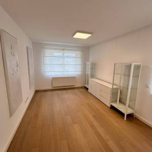 POSLOVNI PROSTOR 149 m² – DARWINOVA 4A, ZAGREB | RECEPCIJA | 4 GARAŽNA