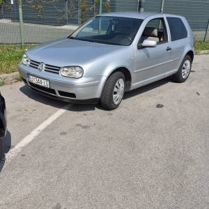 prodaje se ili mjenja za motor
