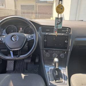 Prodajem Golf 7 Variant 2018g,automatik