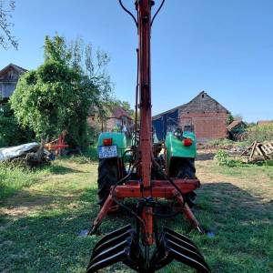 Prodajem utovarivač za stajski gnoj hu 6