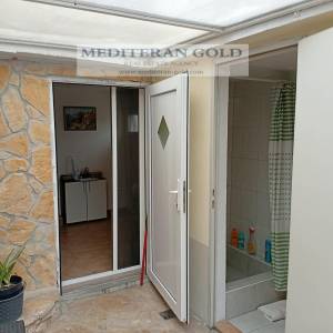 RENOVIRANA STARA KAMENA KUĆA U NIZU – OKRUG DONJI, ČIOVO