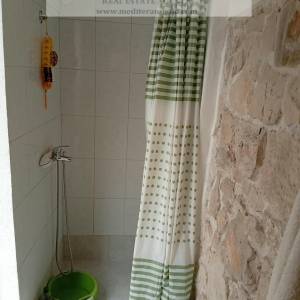 RENOVIRANA STARA KAMENA KUĆA U NIZU – OKRUG DONJI, ČIOVO