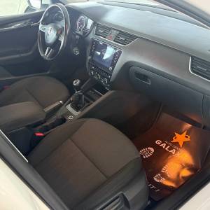 Škoda Octavia 1,6 TDI XENONKEYLESS GOGRIJANJE SJEDALAJAMSTVO 12