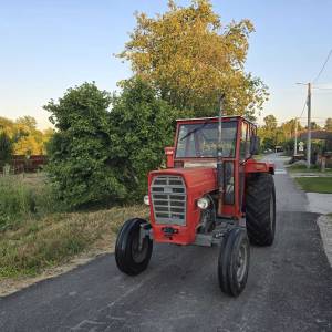 Traktor IMT 560 1984. god reg do 03/2027 servo upravljač, kabina