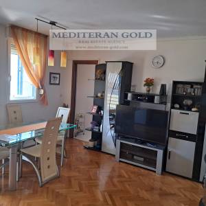 Trosoban stan, Split, sa dva garažna mjesta u cijeni