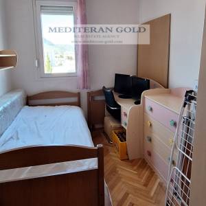 Trosoban stan, Split, sa dva garažna mjesta u cijeni