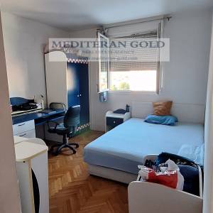 Trosoban stan, Split, sa dva garažna mjesta u cijeni