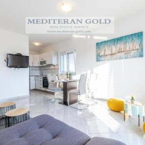 Uređena i kompletno opremljena kuća sa bazenom