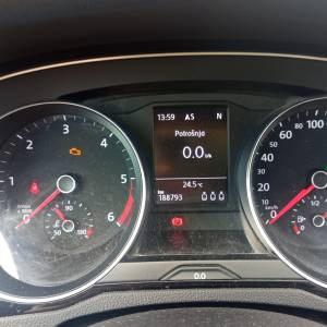 VW Passat Variant 1.6 TDI DSG VELIKI SERVIS REG 1 god