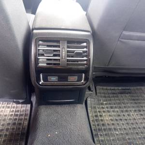 VW Passat Variant 1.6 TDI DSG VELIKI SERVIS REG 1 god