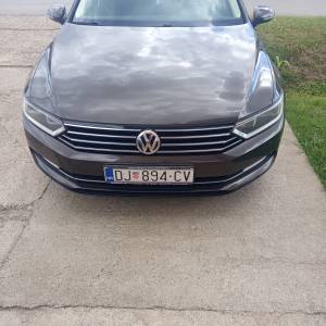 VW Passat Variant 1.6 TDI DSG VELIKI SERVIS REG 1 god
