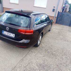 VW Passat Variant 1.6 TDI DSG VELIKI SERVIS REG 1 god