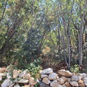 Građevinsko zemljište Dramalj, 696m2, pogled na more - kuća 2 stana