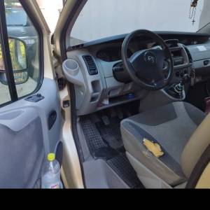 Opel Vivaro 2.5 cdti