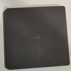 PlayStation 4 Slim + 2 Kontrolera + Odličan Komplet Igara(GTA V, FC25)