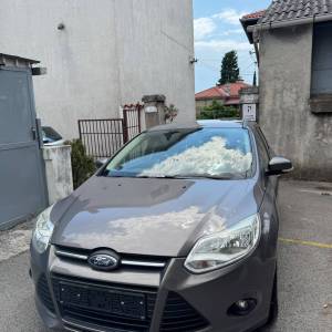 Prodaje se FORD FOCUS, 1. 0 ECCOOBUST