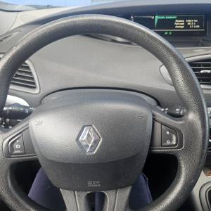 Renault Scénic 1.5 dCi 110 KS – 7 sjedala – Navi – Tempomat – 2013.