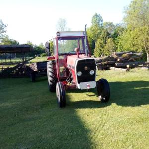 Traktor IMT 560