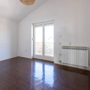 Veliko Polje - Samostojeća kuća - 335 m² - 5 soba - garaža, okućnica