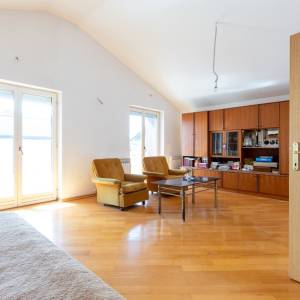 Veliko Polje - Samostojeća kuća - 335 m² - 5 soba - garaža, okućnica